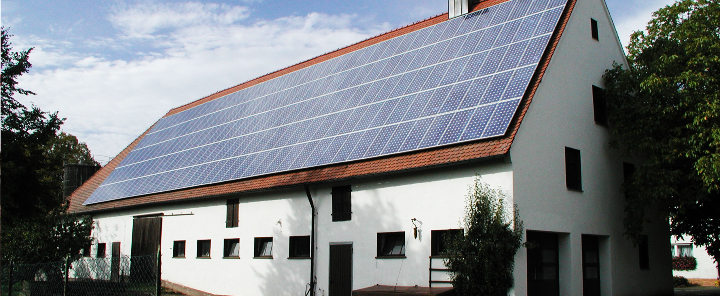 Mehrfamilienhaus mit Solaranlage